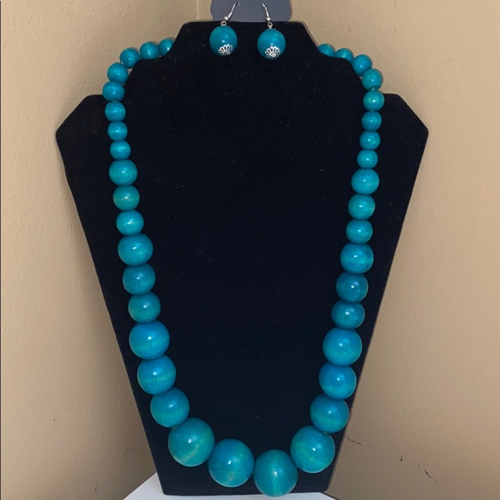 Paparazzi Teal Necklace with earrings